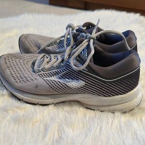 Women’s Brooks Launch 5 Gray Running Shoes
